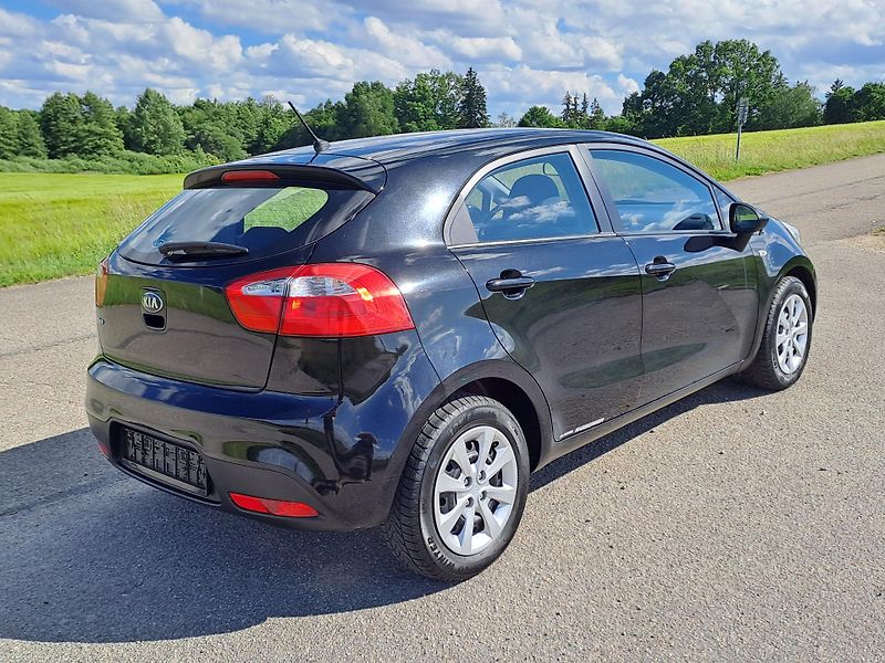 Kia Rio 1.3 PĚKNÝ STAV 1. MAJITEL - fotka 5 z 34