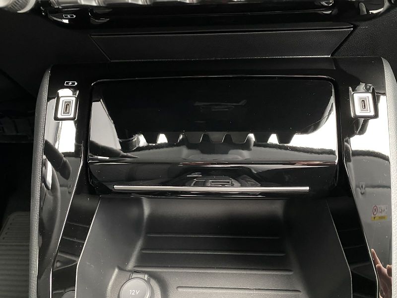 Peugeot 208 (2025) ALLURE Hybrid 100 e-DCS6 - fotka 17 z 21