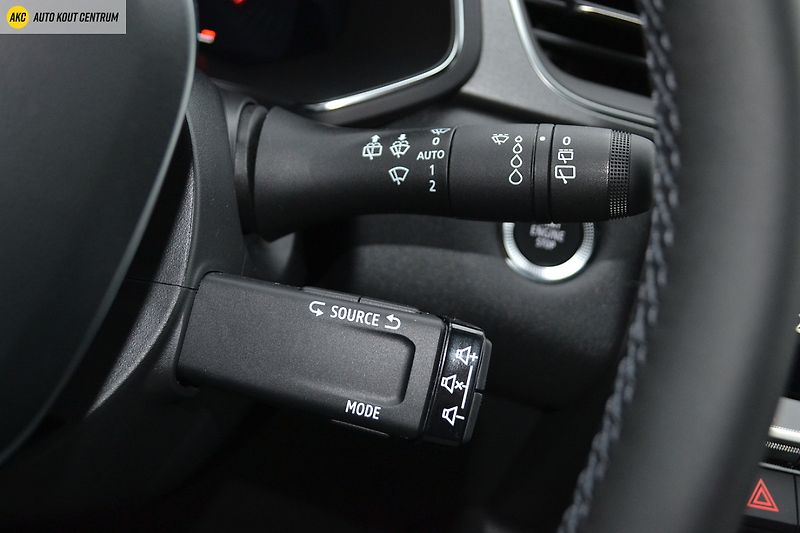 Renault Captur techno mild hybrid 140 - fotka 45 z 52