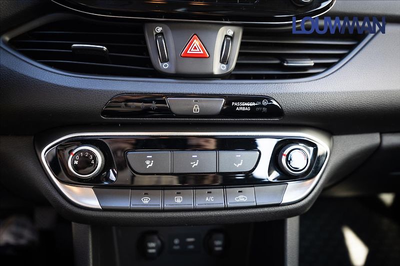 Hyundai i30 1,4 T-GDI Trikolor - fotka 10 z 21