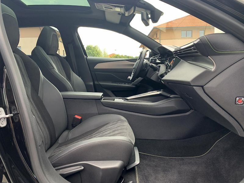 Peugeot 308 SW GT 1.6 PHEV 133kW AT8 - fotka 15 z 37