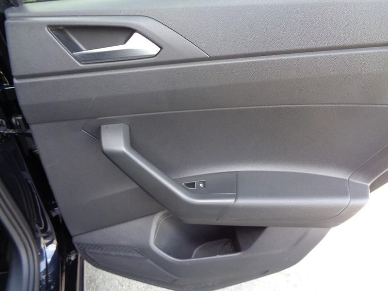 Volkswagen Taigo 1.5 TSI 7DSG R-LINE  110 kW - fotka 23 z 25