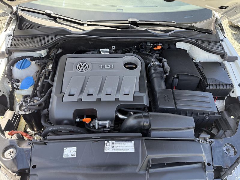 Volkswagen Scirocco 2.0 TDI DSG SPORT 125KW - fotka 13 z 13