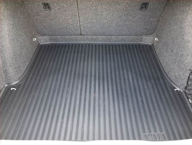 Škoda Octavia (2012) 1.6 TDI, Serv.kniha, Navi - fotka 13 z 15