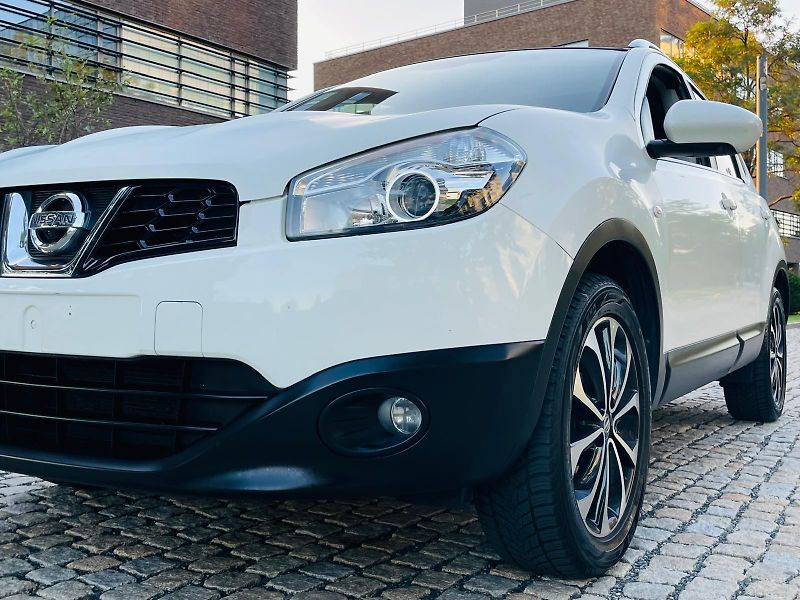 Nissan Qashqai 2.0i KAMERA TAŽNÉ SERVISKA 7M - fotka 44 z 45