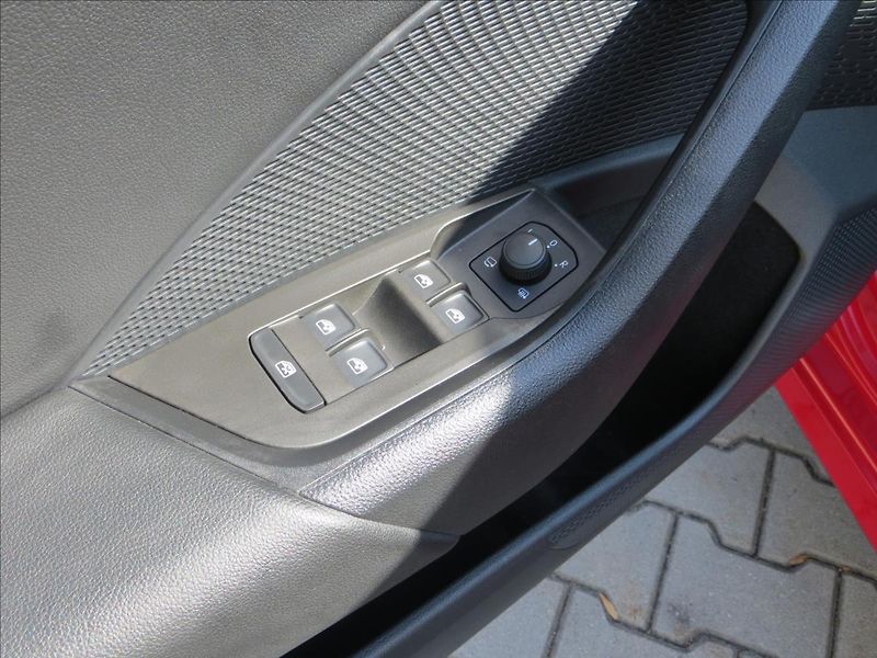 Škoda Octavia 2,0 TDI Style ČR - fotka 12 z 29