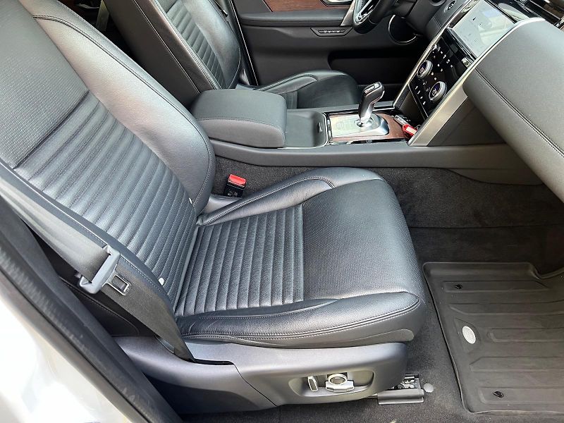 Land Rover Discovery Sport (2021) 2.0 Si4 183kW 4X4 CZ DPH  - fotka 15 z 25