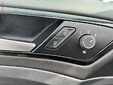 Volkswagen Golf (2018) 1.5 TSI, Highline, +pneu - náhled 12
