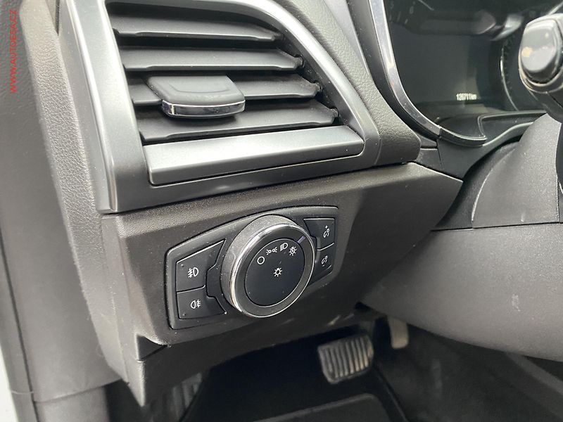 Ford Mondeo (2017) 2.0 TDCI, ČR, AT, navi, LED - fotka 14 z 17