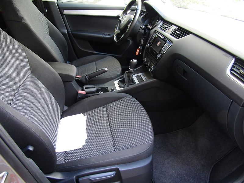 Škoda Octavia (2014) 1.6 TDI 77kW - fotka 29 z 40