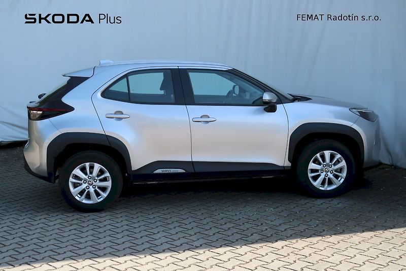 Toyota Yaris Cross (2022) Comfort Tech 1,5 Hybrid 4x4 e- - fotka 3 z 30