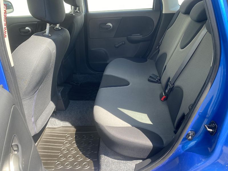 Nissan Note (2010) 1.4i, ČR, AC - fotka 10 z 13