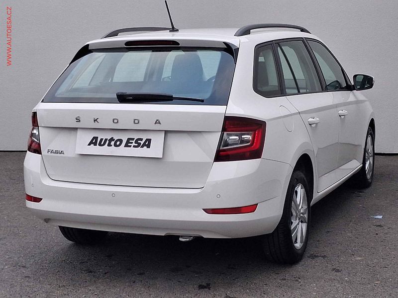 Škoda Fabia (2021) 1.0 TSi, 1.maj,ČR, Ambition - fotka 4 z 17
