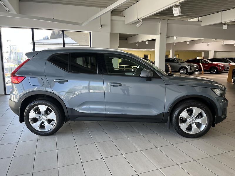 Volvo XC40 (2021) D3 FWD MOMENTUM SE - fotka 4 z 13