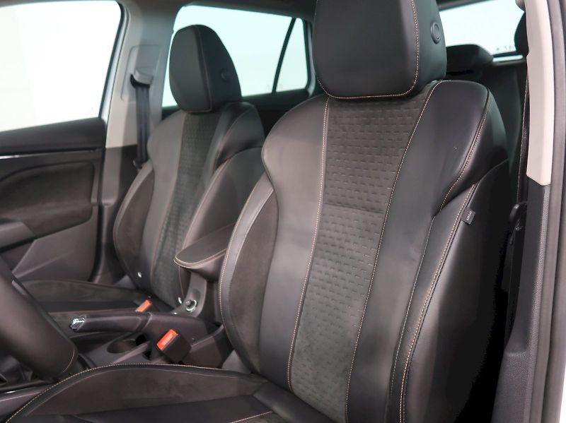 Škoda Kamiq (2025) TOP SELECTION 1.0TSI 85KW - fotka 15 z 41