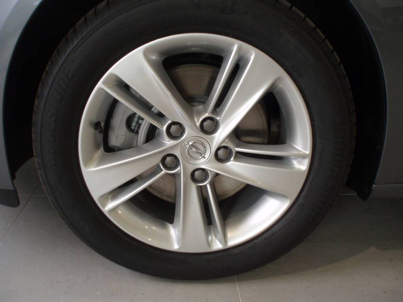 Opel Insignia Elegance Sports Tourer F 2.0 D - fotka 18 z 21