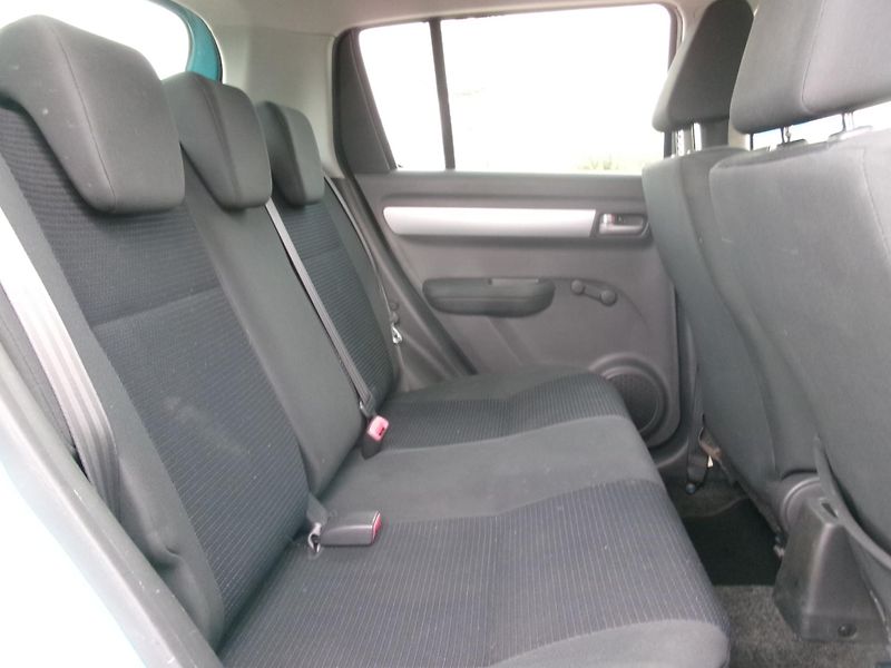 Suzuki Swift (2009) 1,3i KLIMA - ZADÁNO - fotka 13 z 26