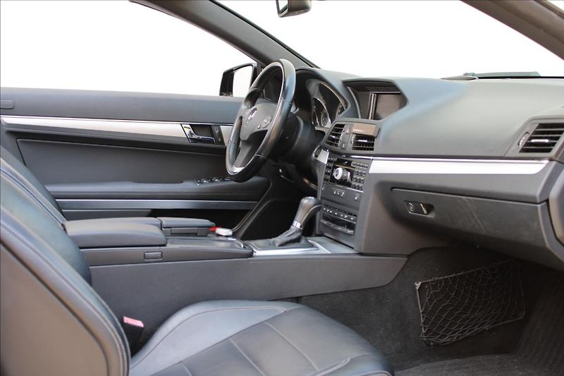 Mercedes-Benz Třídy E 200 CGI / 135 KW / CABRIO - fotka 21 z 32