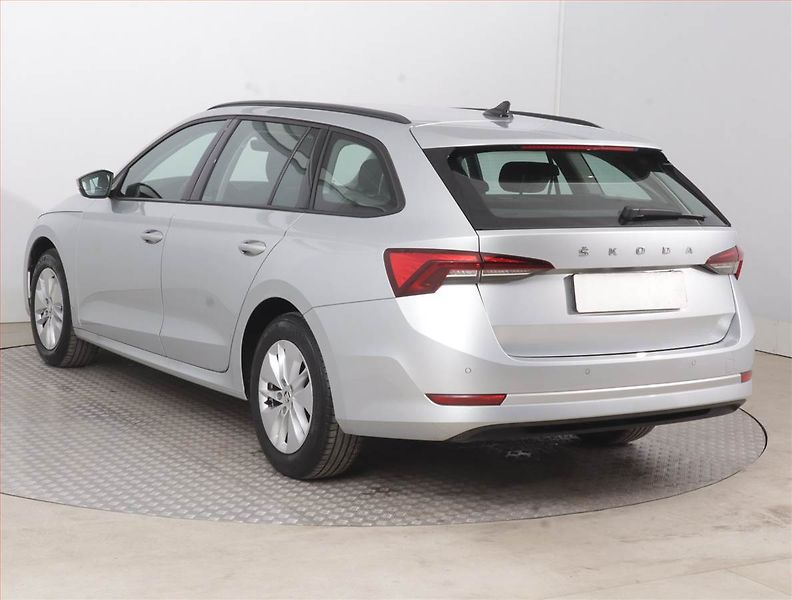 Škoda Octavia (2023) Ambition 2.0 TDI, ČR,1.maj - fotka 4 z 15