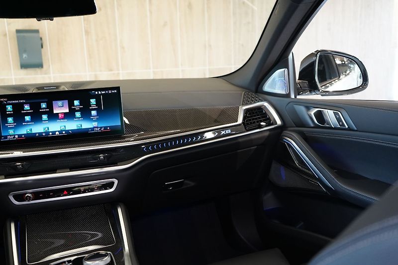 BMW X6 40d xDrive, Bowers, Tažné - fotka 50 z 50