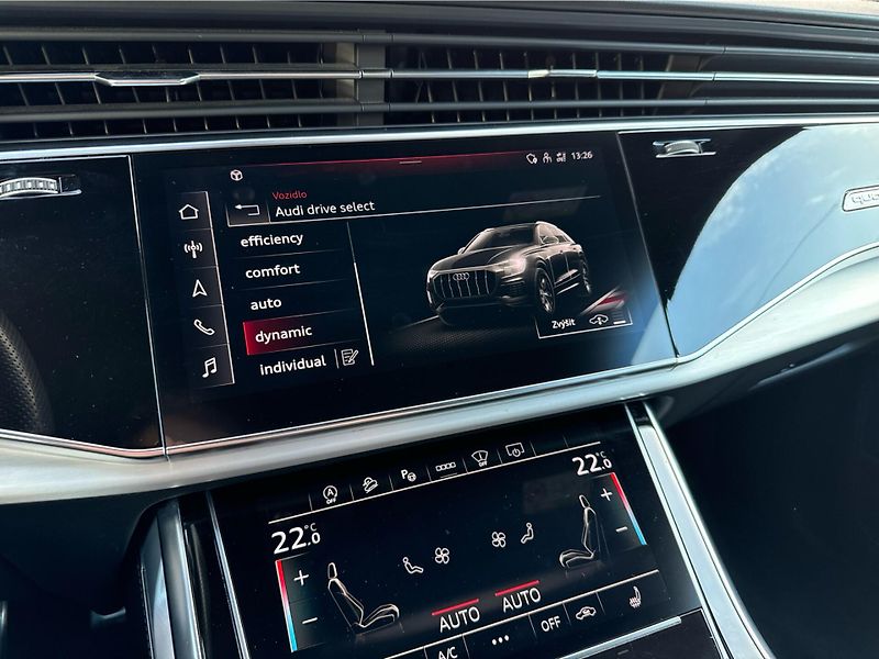 Audi Q8 55 TFSI Quattro - fotka 24 z 24