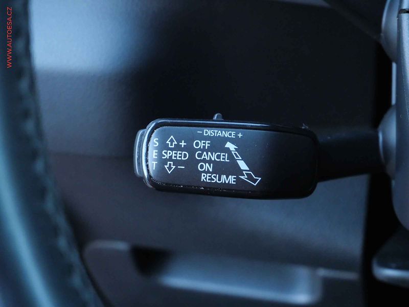 Škoda Karoq (2019) 1.6TDi, DSG - fotka 14 z 27
