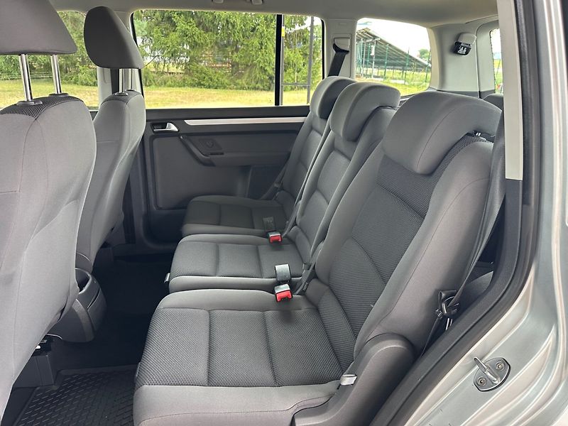 Volkswagen Touran (2011) 1.2TSi PĚKNÝ STAV, PO SERVISU - fotka 15 z 18