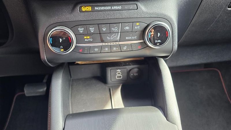 Ford Kuga (2022) 2.5i PHEV 165 kW ST-line AT TZ - fotka 36 z 42