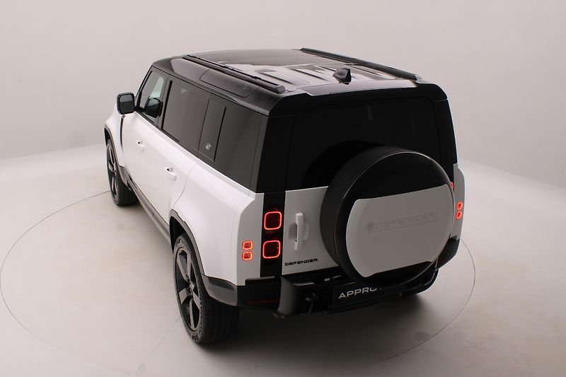 Land Rover Defender 110 D300 X-DYNAMIC HSE AWD AUT - fotka 17 z 49