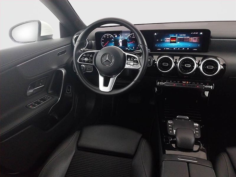 Mercedes-Benz CLA (2020) 180 - fotka 7 z 23