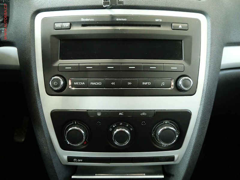 Škoda Octavia (2011) 1.6 TDi, ČR, AC, temp. STK7 - fotka 13 z 18