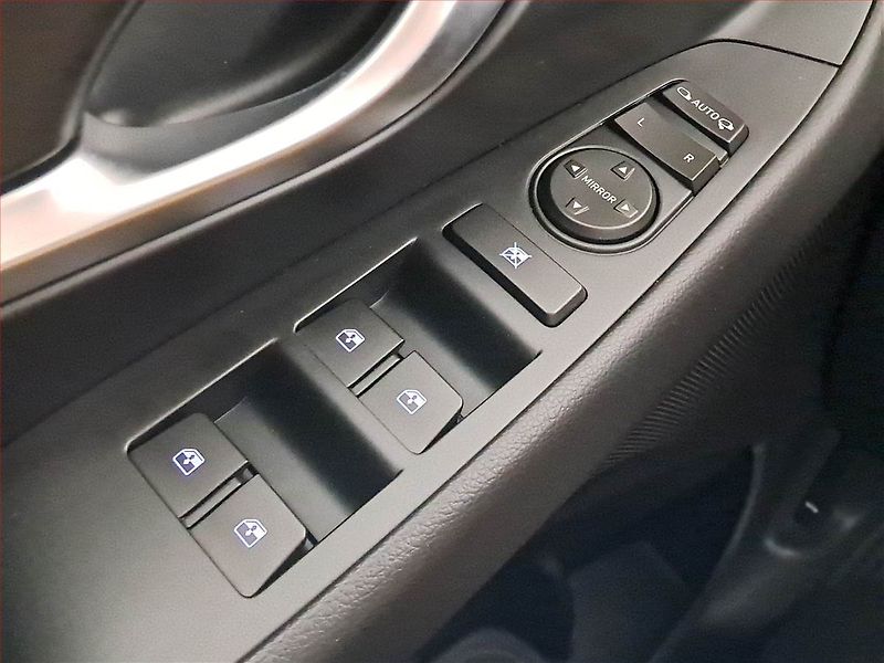 Hyundai i30 (2024) Smart 1.0 T-GDI, ČR,1.maj - fotka 17 z 18