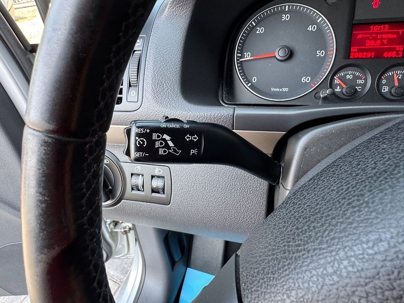 Volkswagen Touran (2008) 1.9 TDi, DUAL KLIMA, TAŽNÉ - fotka 20 z 33