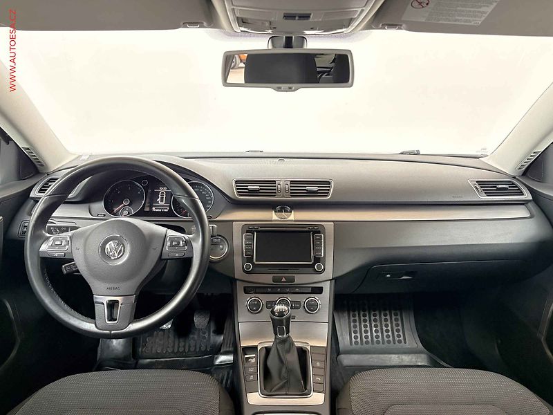 Volkswagen Passat (2014) 1.6 TDI, autoAC, temp - fotka 8 z 18