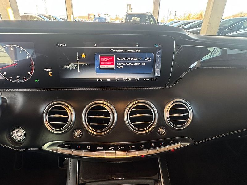 Mercedes-Benz Třídy S 560 4MATIC kupé - fotka 15 z 19