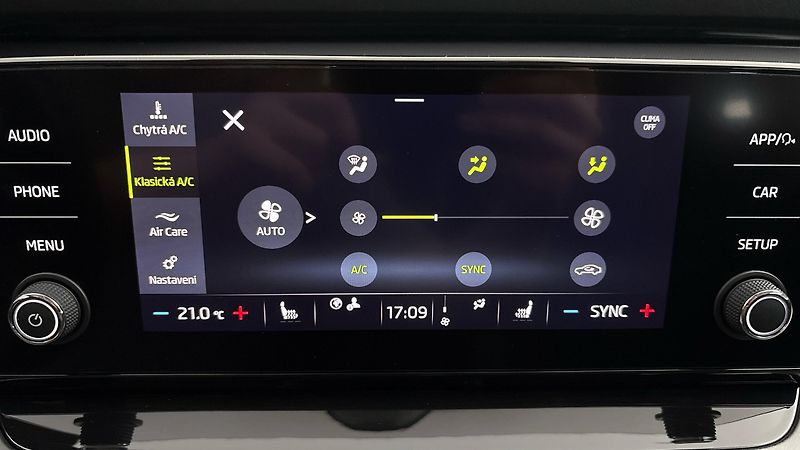 Škoda Octavia 1.0 TSI E-Tec DSG Ambition Com - fotka 23 z 23