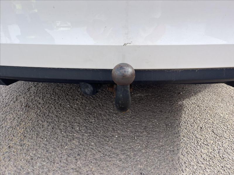 Škoda Octavia 1,6 TDi KLIMA ROZVODY TAŽNÉ - fotka 28 z 30