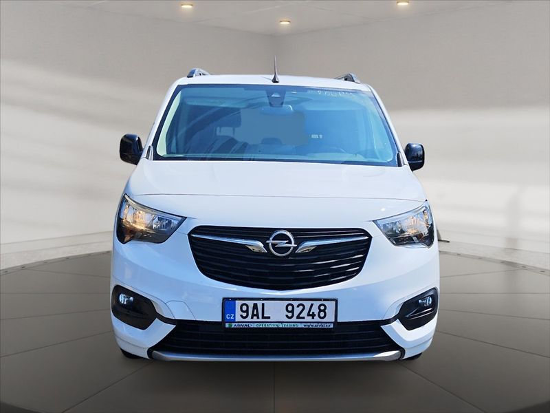 Opel Combo 1,5 CDTI 96 Elegance+ - fotka 3 z 11