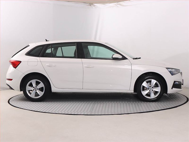 Škoda Scala (2022) Ambition 1.0 TSI, Serv.kniha - fotka 6 z 21