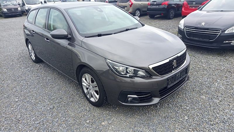 Peugeot 308 (2018) - fotka 11 z 36