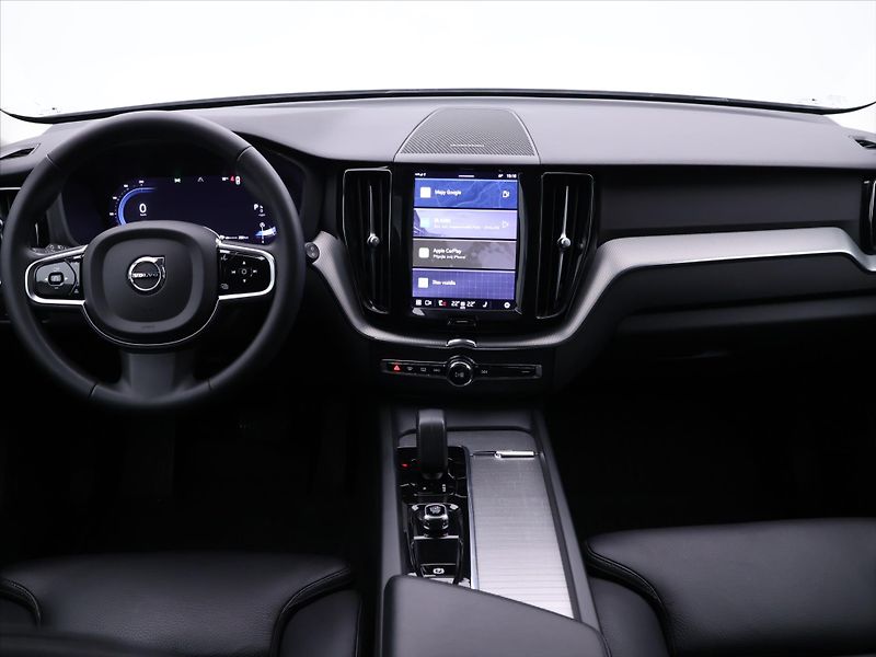 Volvo XC60 2,0 B5 173kW AWD Plus Dark CZ - fotka 26 z 33