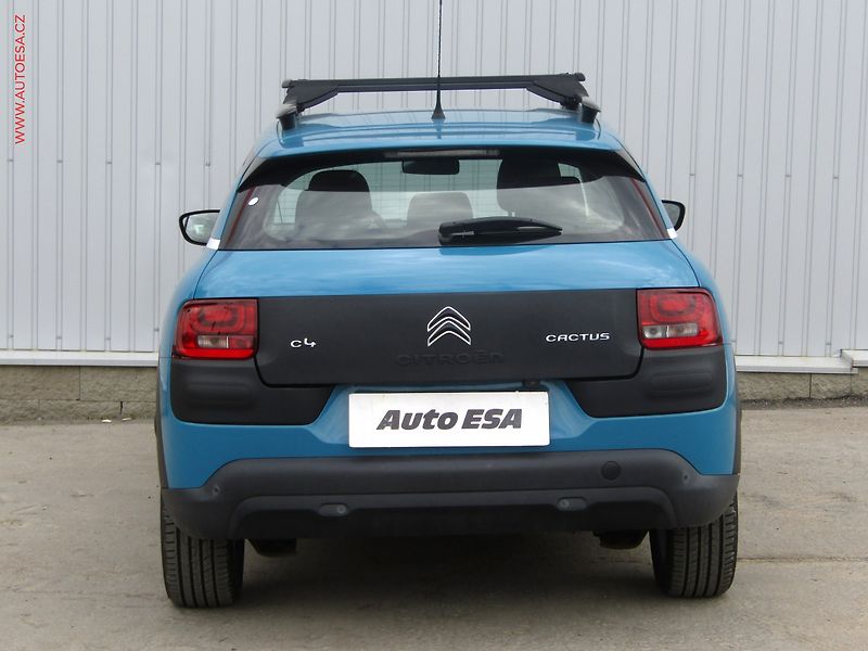 Citroën C4 Cactus (2018) 1.2 VTi, ČR, Feel, AT - fotka 5 z 18