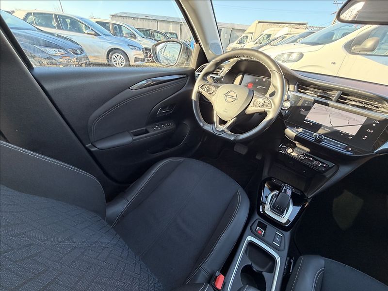Opel Corsa 1,2 74kW AUTOMAT,NAVI,PANO,LED - fotka 34 z 44