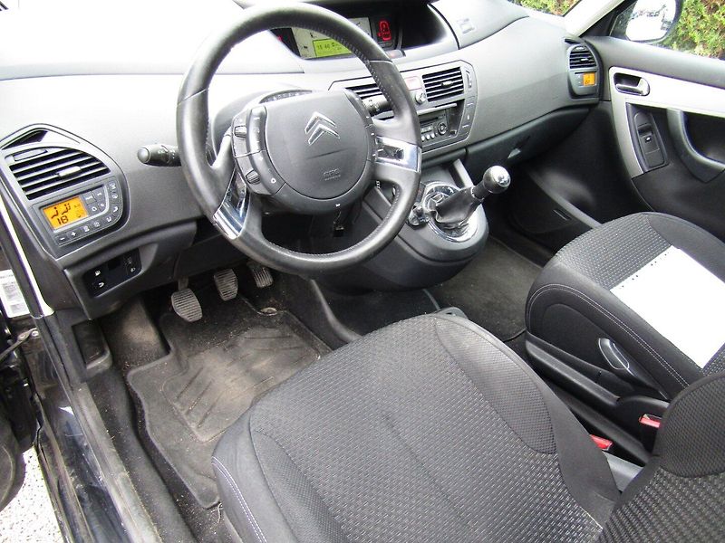 Citroën C4 Picasso (2010) 1.6 16V 88kW - fotka 13 z 33