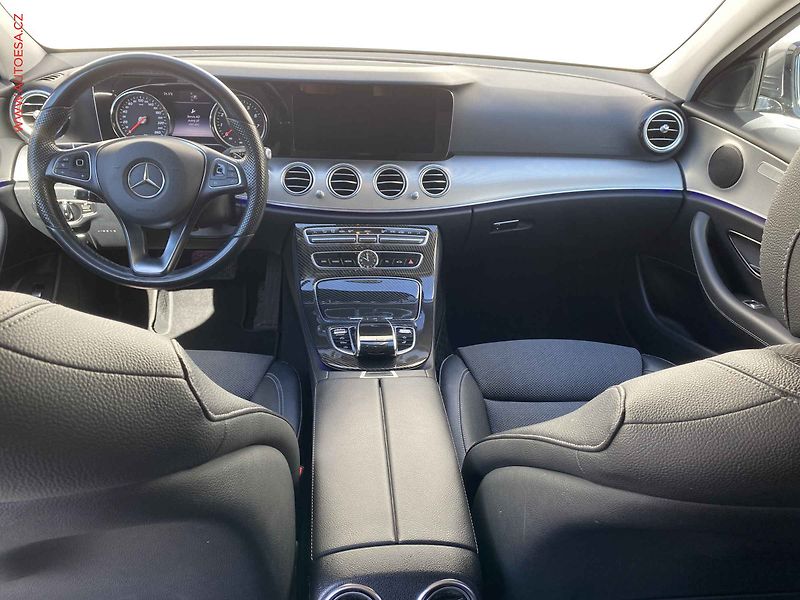 Mercedes-Benz Třídy E (2017) 2.0 CGi E200, Avantgarde, AT - fotka 8 z 20