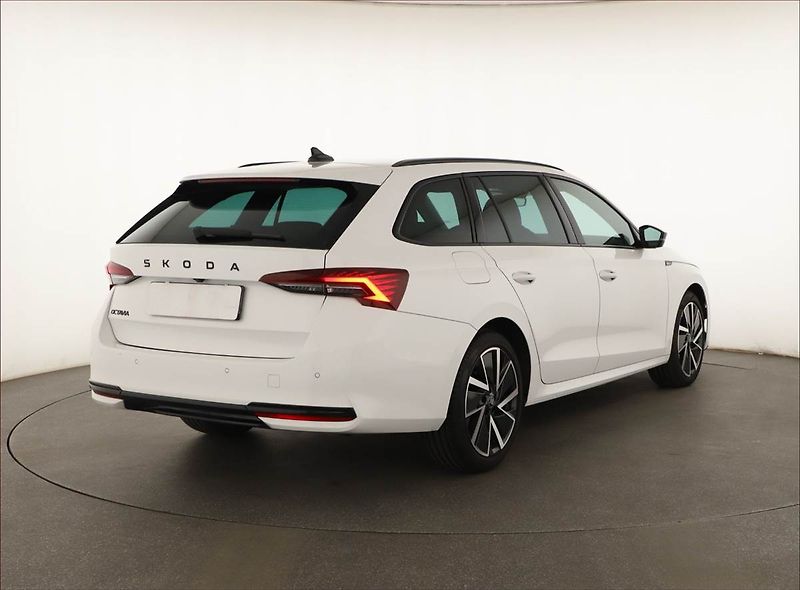 Škoda Octavia (2025) 1.5 eTSI mHEV, SPORTLINE - fotka 5 z 20