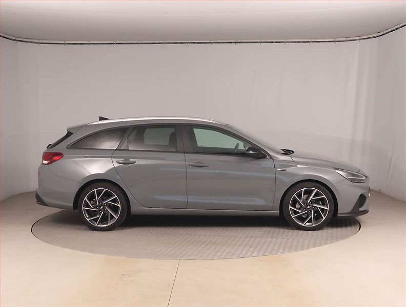 Hyundai i30 (2023) N-Line 1.5 T-GDI - fotka 6 z 19