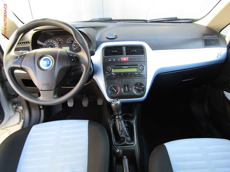 Fiat Grande Punto (2006) 1.2i, 2.maj,ČR, STK6/28 - fotka 9 z 18