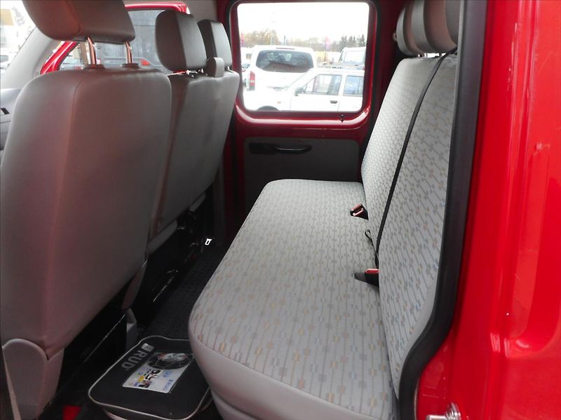 Volkswagen Transporter 2,0 TDi 4Motion - fotka 17 z 23