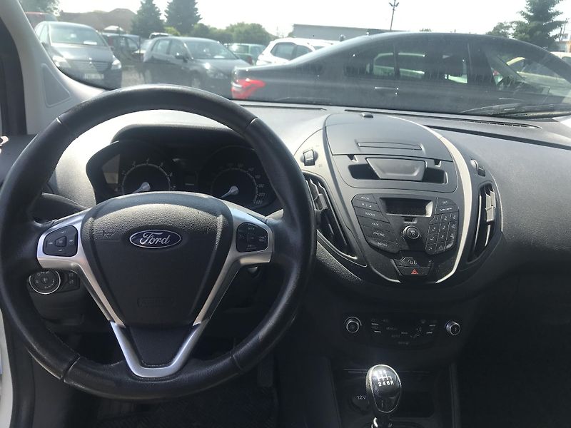 Ford Tourneo Courier 1.0 EcoBoost 74 KW VADA MOTORU - fotka 10 z 11